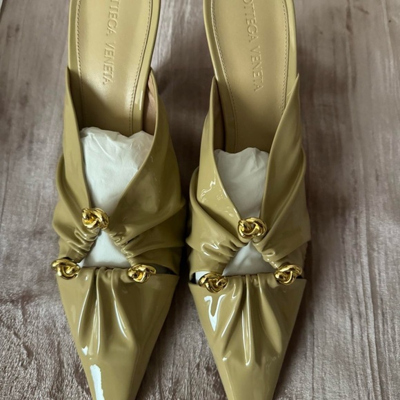 Bottega Veneta bunnie calfskin mule pumps - Picture 2 of 8